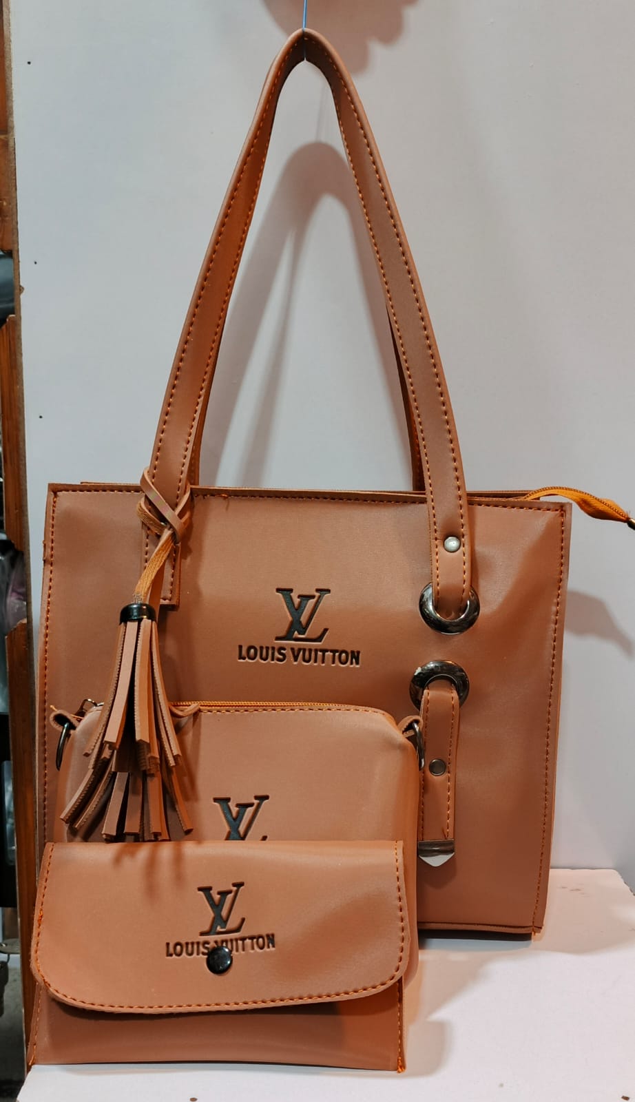 LOUIS VUITTON