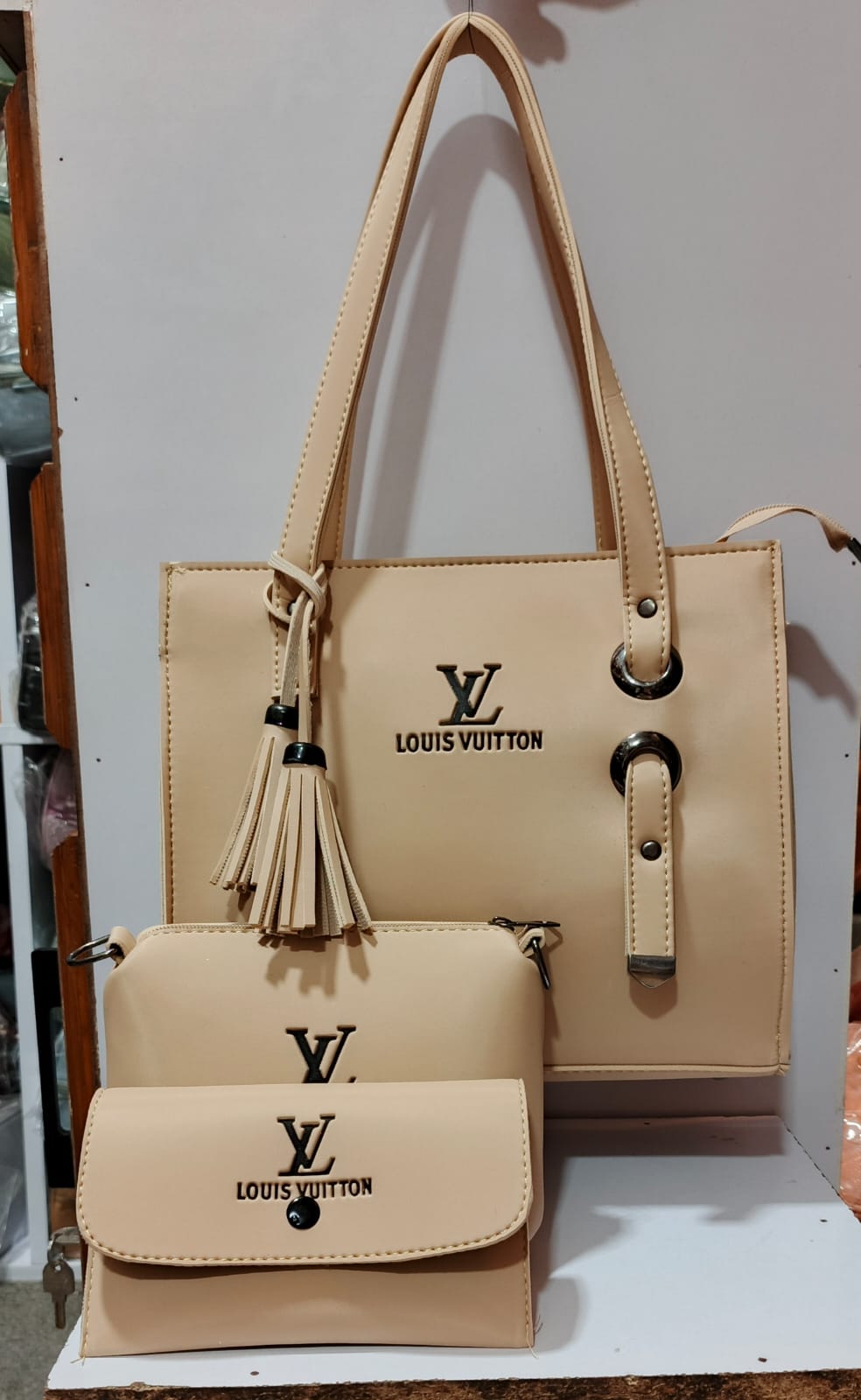 LOUIS VUITTON